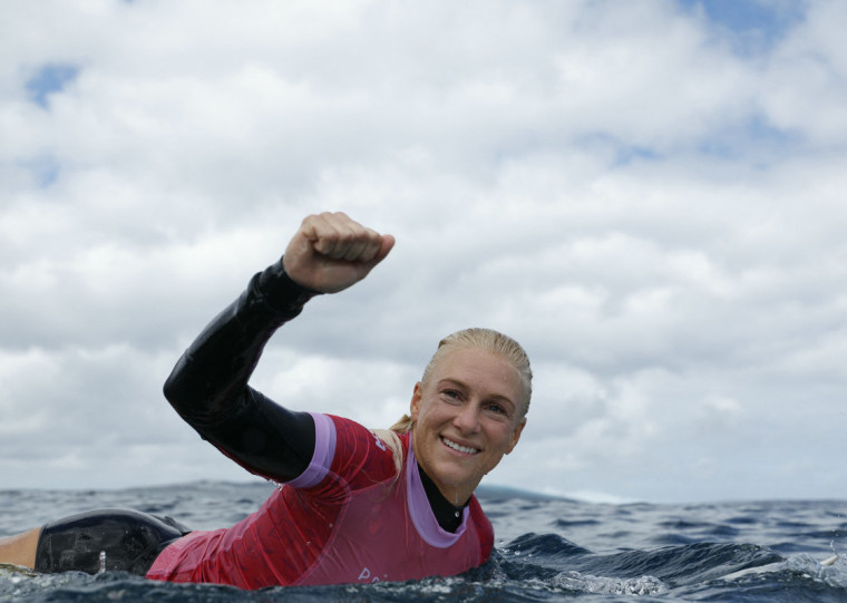 Weston-Webb conquistou a primeira medalha no surfe feminino para o Brasil 