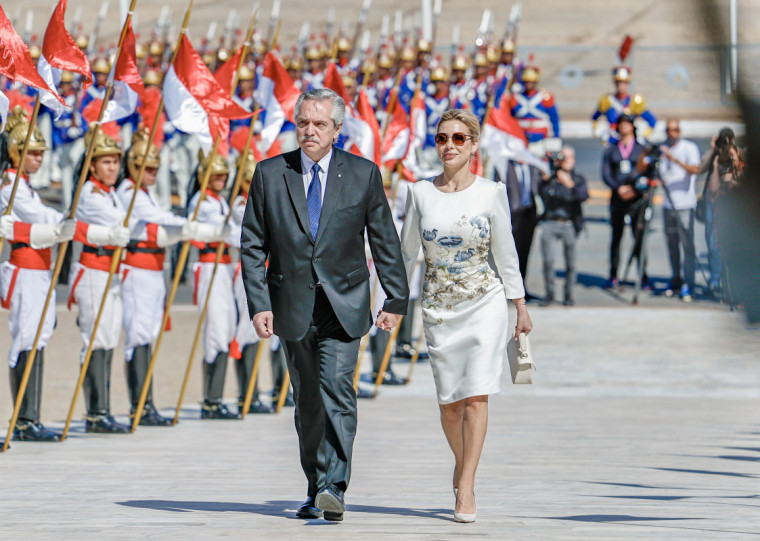 Ex-presidente teve o celular apreendido e nega as acusações de Fabíola Yañez