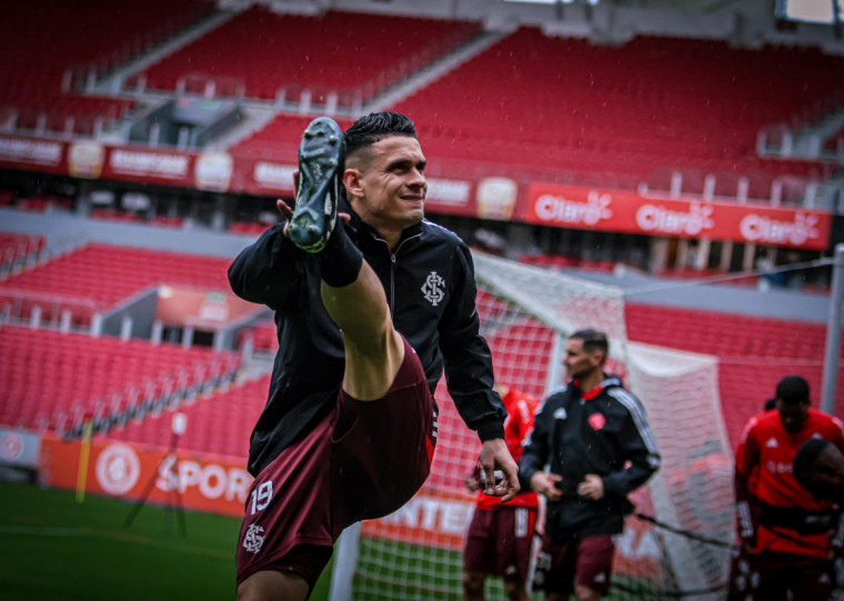 Esperança da comissão técnica é ter Borré no domingo