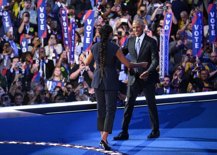 Barack e Michelle Obama participaram do segundo dia da convenção democrata