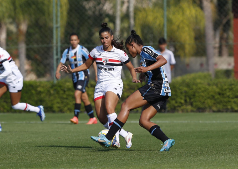 Já classificado para a próxima fase, tricolor gaúcho foi goleado fora de casa pelo São Paulo