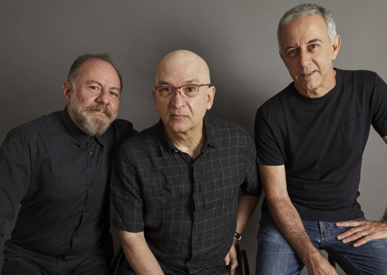 Turnê Paralamas Clássicos traz hits de Bi Ribeiro, Herbert e João Barone ao Auditório Araújo Vianna neste sábado