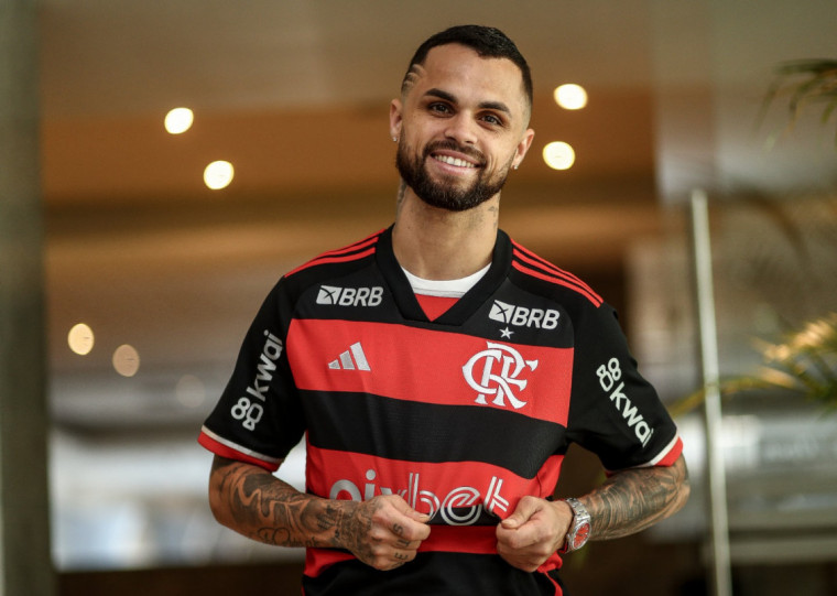 Michael chega para suprir a ausência do lesionado Everton Cebolinha