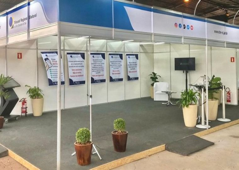 TRE-RS marca presença na feira em estande no Pavilhão Internacional