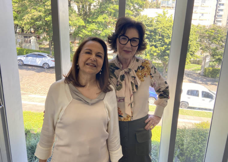 Vera Bernardes e Nelma Wagner Gallo no Instituto Ling