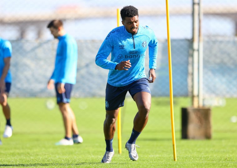 Jemerson pode ser um dos quatro reforços para a partida contra o Bragantino