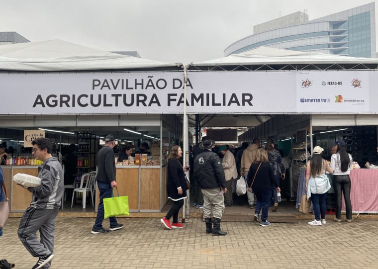 Pavilhão, que é marca registrada da Expointer, em Esteio, chega a Porto Alegre expositores de 32 municípios 