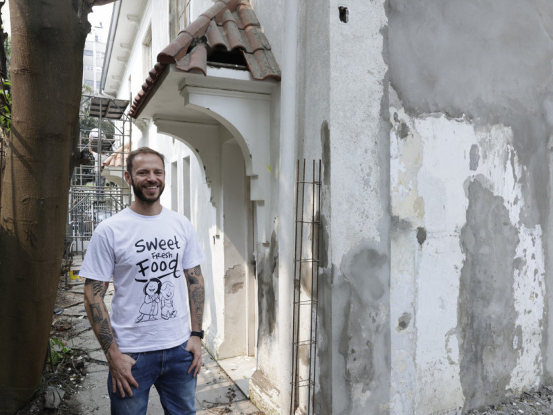 Tiago Schmitz, empreendedor &agrave; frente da Charlie, que abrir&aacute; nova loja em casar&atilde;o no bairro Moinhos de Vento Foto: T&Acirc;NIA MEINERZ/JC