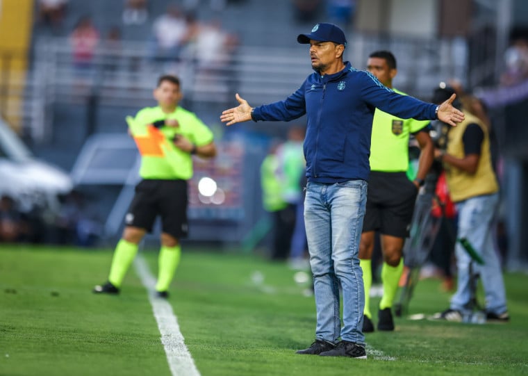 Auxiliar técnico de Portaluppi viajou para o Rio de Janeiro para tratar do assunto