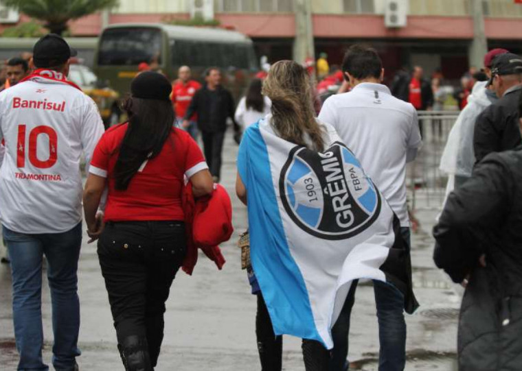 Torcida de Grêmio e Inter já rivalizaram embates históricos na data em que comemoram o Dia do Gaúcho 