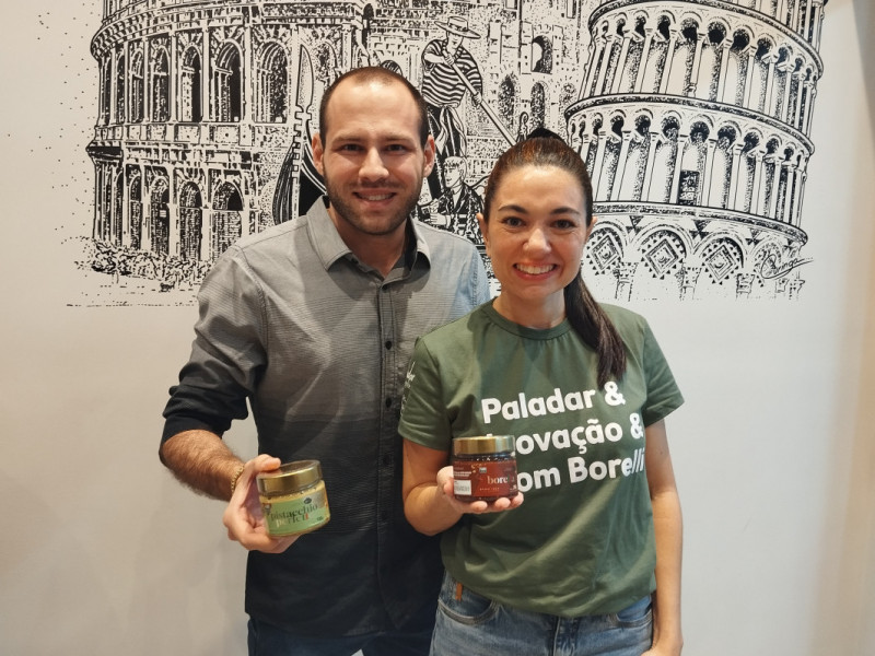 André e Patrícia Batista, empreendedores à frente da Gelato Borelli Foto: STÉFANI RODRIGUES/ESPECIAL/JC