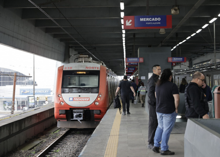 Estação Farrapos, em Porto Alegre, foi reaberta para passageiros nesta sexta-feira, 20 de setembro