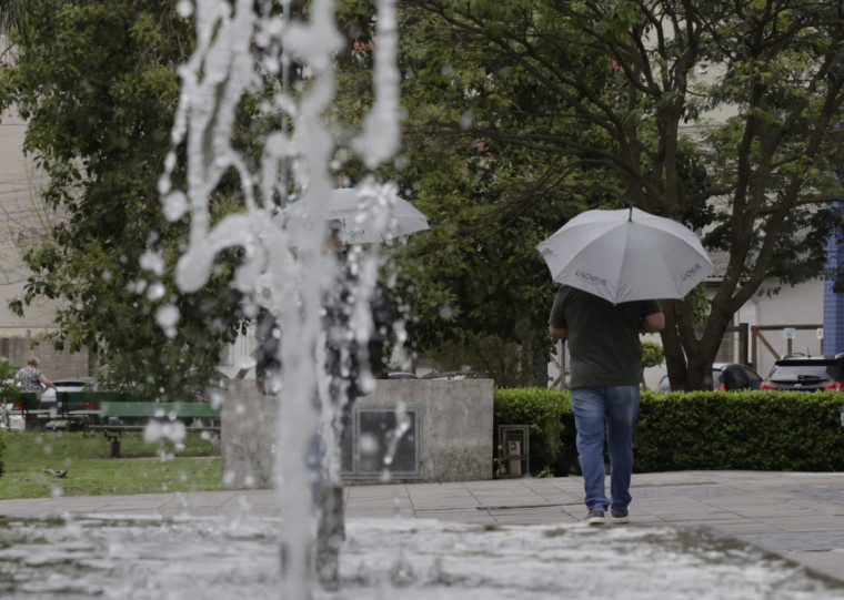 Chuva deve pior ainda nesta quinta-feira na Capital 