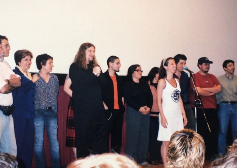 Equipes apresentando os curtas Messalina e Cinco Naipes na Sala PF Gastal, em Porto Alegre - 2004 