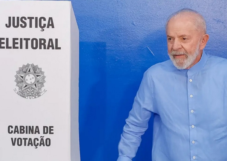 Lula votou em São Bernardo (SP), na escola estadual João Firmino