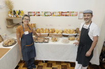 Jane Mousquer e Max Borba estão à frente da Padaria Artesanal Padeiro Max, que tem como foco os pães feitos a partir de fermentação natural