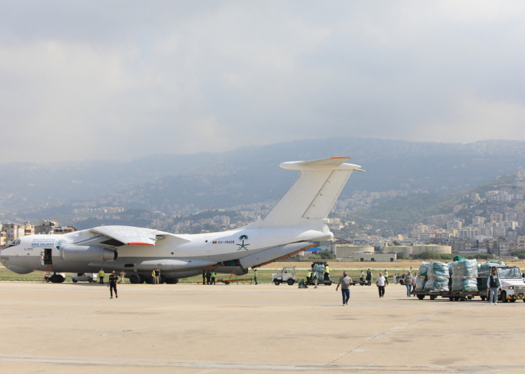 Pista recebe operações de repatriação e da libanesa Middle East Airlines