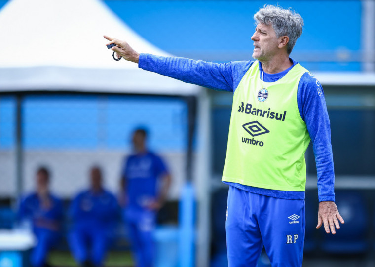 O técnico tricolor Renato Portaluppi recebeu críticas após não se reapresentar junto ao elenco