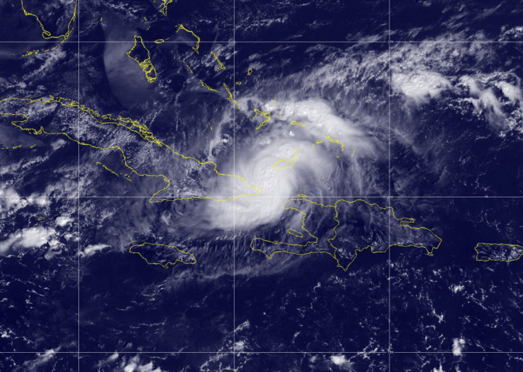 Imagem de satélite mostra furacão Oscar se aproximando de Cuba