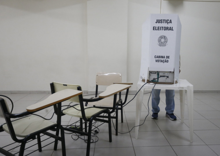 A votação termina às 17h em 51 cidades do Brasil que tiveram segundo turno 