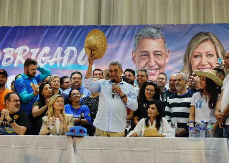 Como primeira medida anunciada, Melo disse que instalará um escritório de transição para definir a próxima gestão