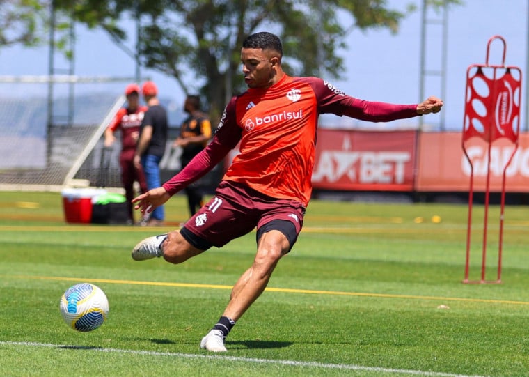 Colorado de Wanderson se reapresentou nesta quinta (31), após empate com o Flamengo