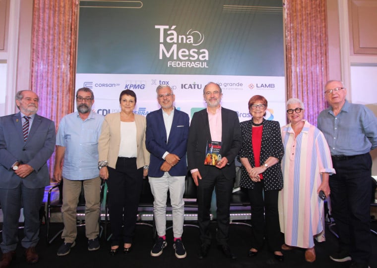 Alcy Cheuiche, Antonio Hohlfedt, Jane Tutikian (2011),     , Rodrigo Sousa Costa, presidente da Federasul, Marô Barbieri, Cintia Moscovich, Dilan Camargo 