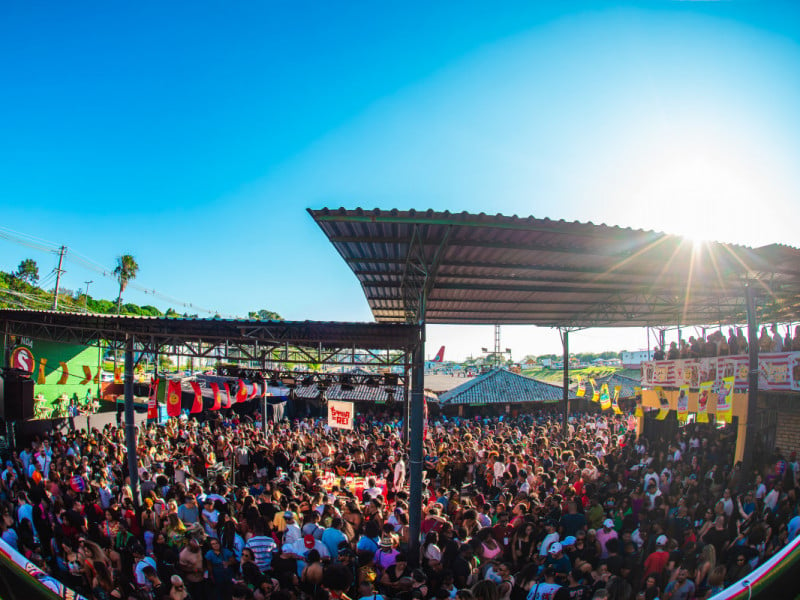 No evento de aniversário, o Samba de Rei atraiu mais de 3 mil pessoas Foto: SAMBA DE REI/DIVULGAÇÃO/JC