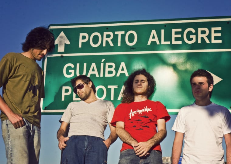 No ponto de encontro entre a cidade de Guaíba e a cena roqueira porto-alegrense, a Superguidis encontrou o nicho para desenvolver sua música cheia de particularidades