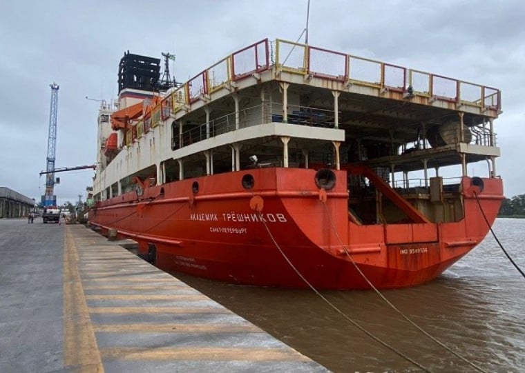 Missão de navio russo partiu nesta sexta do Porto de Rio Grande rumo a Antártica para uma missão sobre monitoramento das mudanças climática