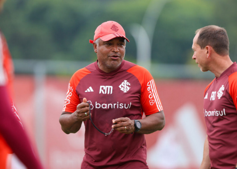 Roger Machado deve iniciar os treinos sem Wesley, prestes a ser vendido