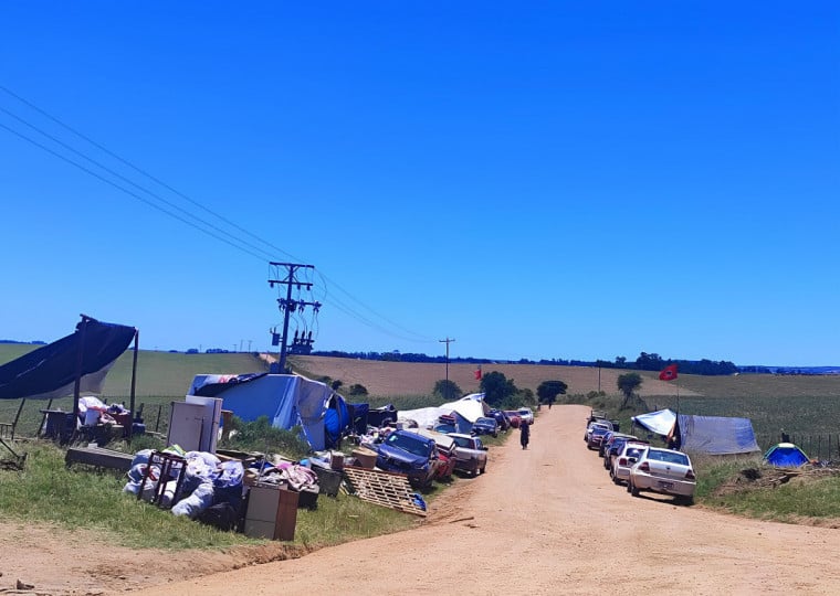 Agricultores do MST seguem acampados em frente à Estância Santa Angélica (foto) e à Fazenda Nova, em Pedras Altas