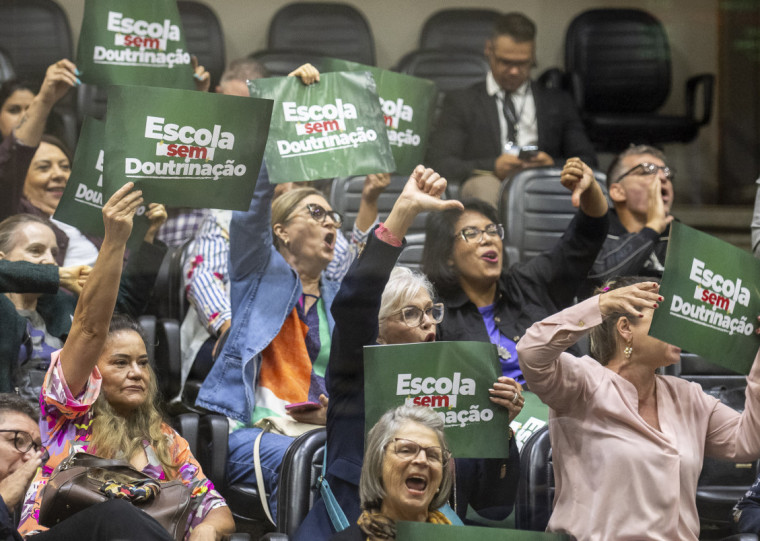 Matéria recebeu 17 votos favoráveis e 10 contrários, além de duas abstenções