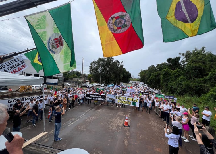 Protesto pela reconstrução da ponte entre Arroio do Meio e Lajeado