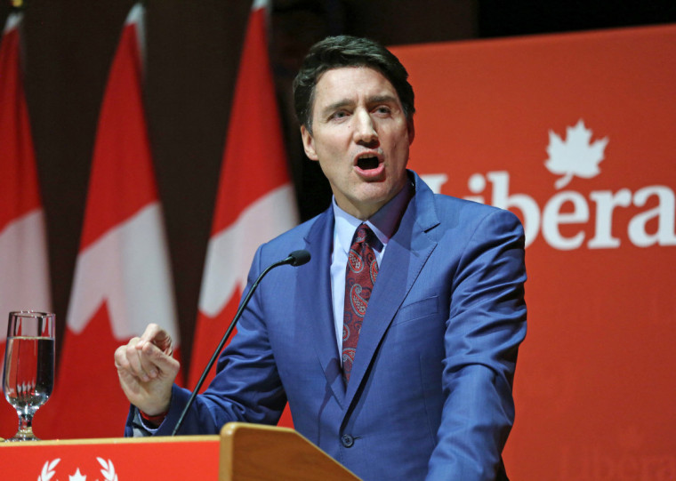  Trudeau anunciou também a renúncia à liderança do Partido Liberal