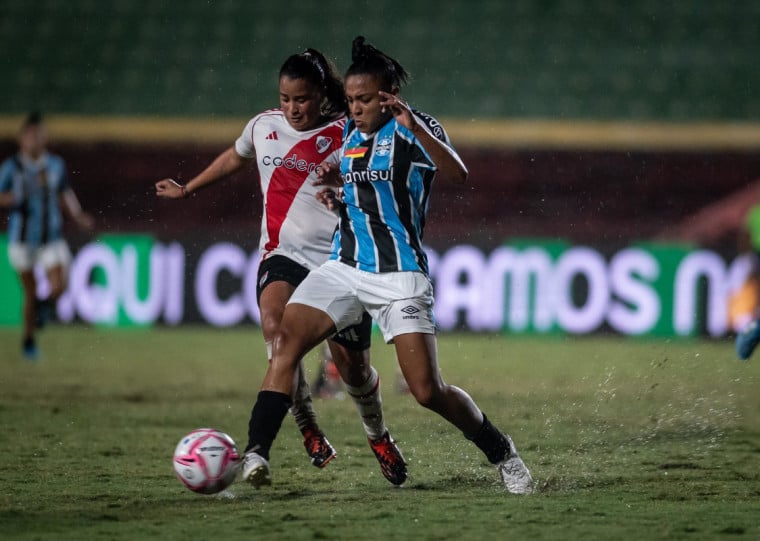 Por conta da confusão, seis jogadoras do River foram expulsas, e a partida foi encerrada por ausência de número mínimo de atletas