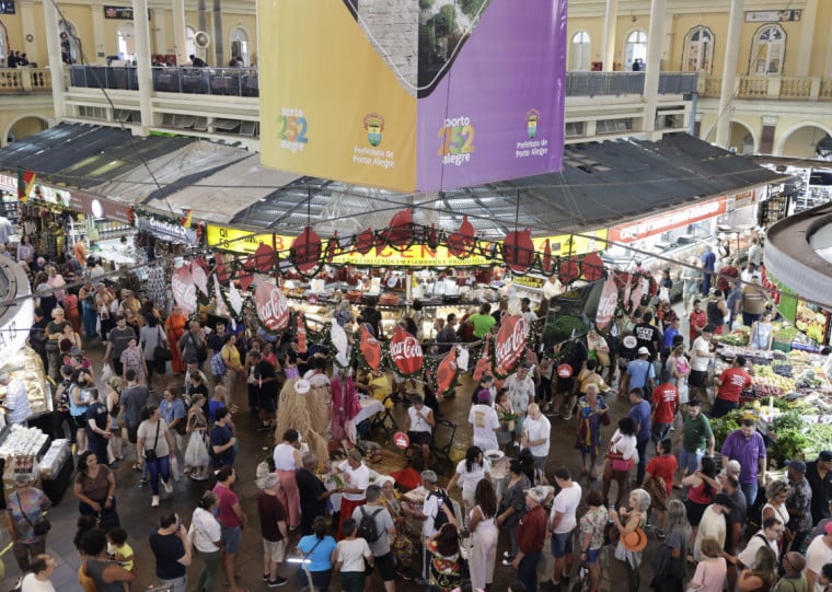 Movimento no Mercado Público na segunda-feira (30/12)