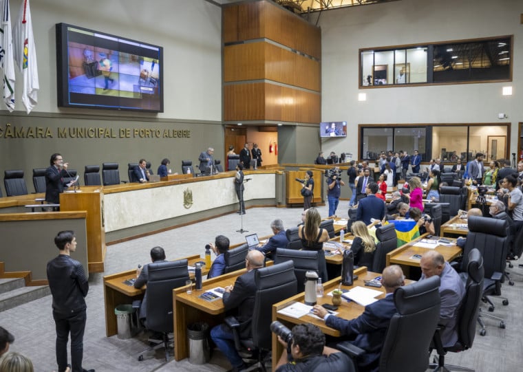 Foram necessárias três sessões extraordinárias para acelerar os trâmites das matérias