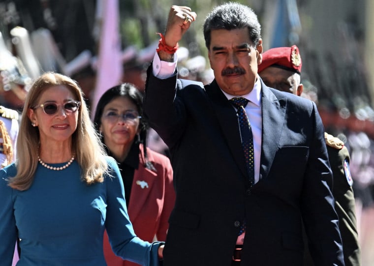 O ditador foi empossado no Palácio Federal Legislativo, na capital Caracas