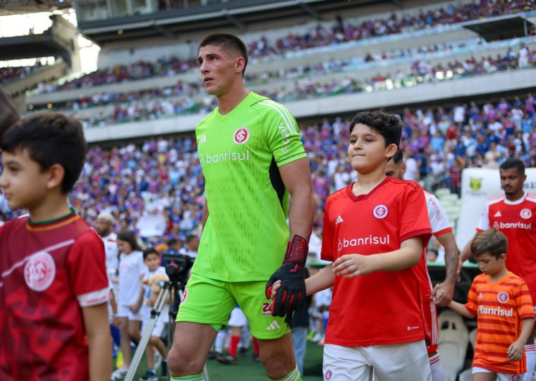 Goleiro está fora das primeiras rodadas do Estadual por conta de uma tendinose no joelho