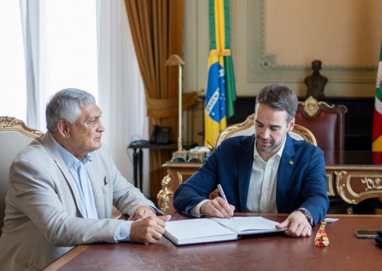 Deputado Adolfo Brito assumiu a chefia do Executivo por dois dias