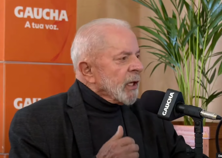 Lula iniciou agenda concedendo entrevista à mídia local 